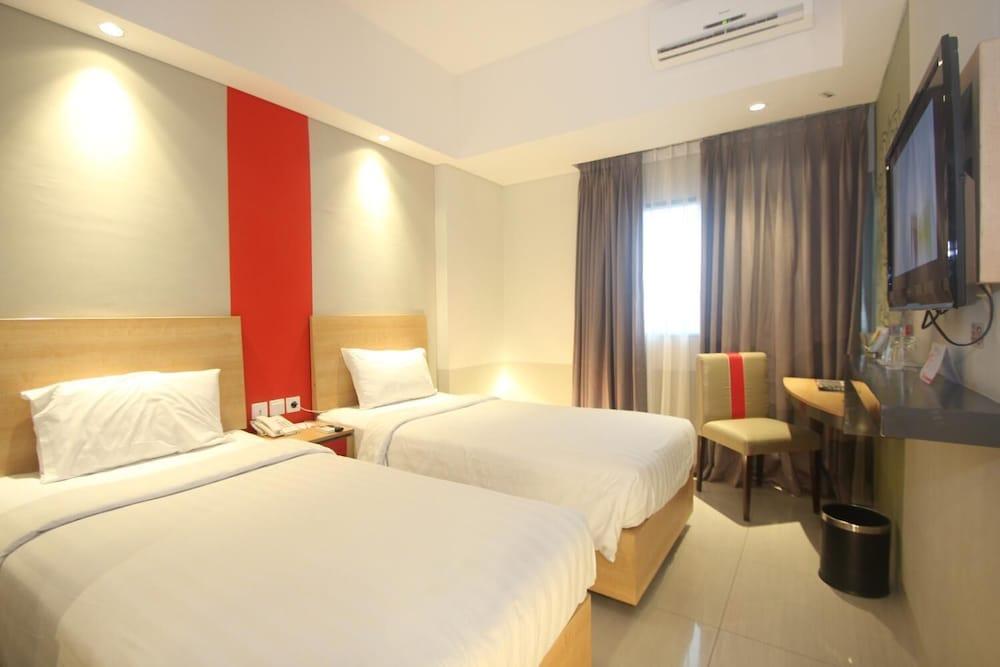 @Hom Semarang Simpang Lima Hotel Exterior foto
