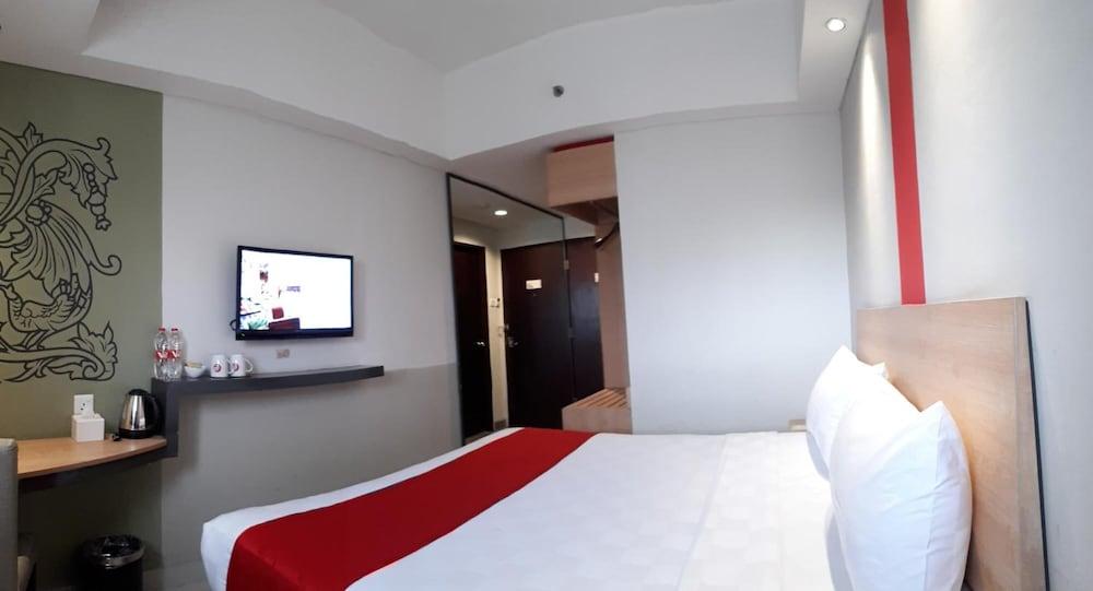 @Hom Semarang Simpang Lima Hotel Exterior foto