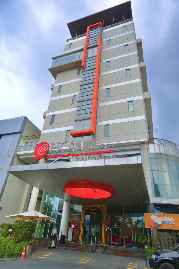 @Hom Semarang Simpang Lima Hotel Exterior foto
