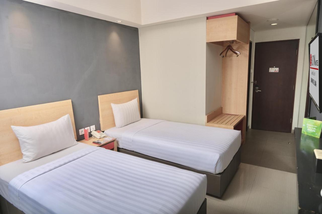 @Hom Semarang Simpang Lima Hotel Exterior foto