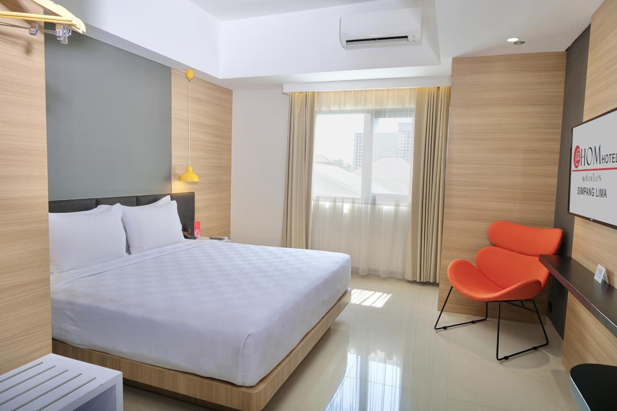 @Hom Semarang Simpang Lima Hotel Exterior foto
