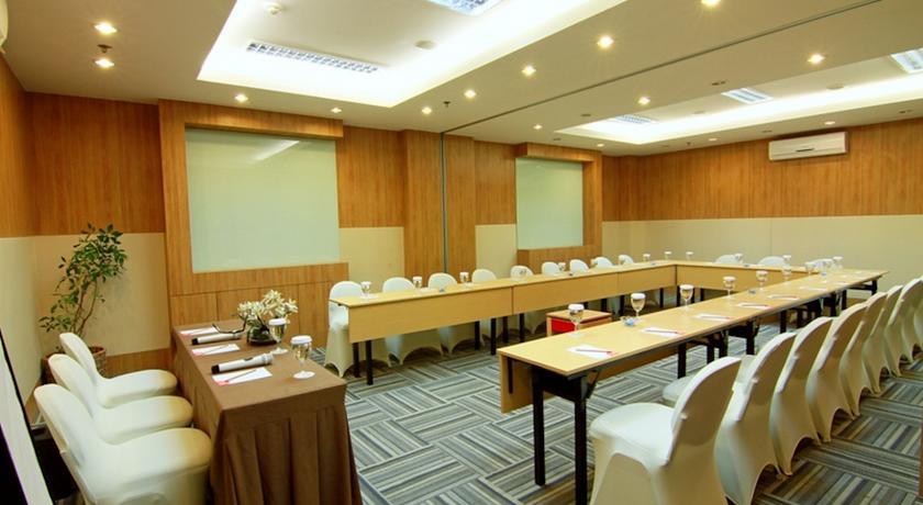 @Hom Semarang Simpang Lima Hotel Exterior foto
